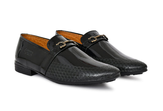 Pointed-toe Shiny Slip-ons for Men with Embossed Pattern  Black