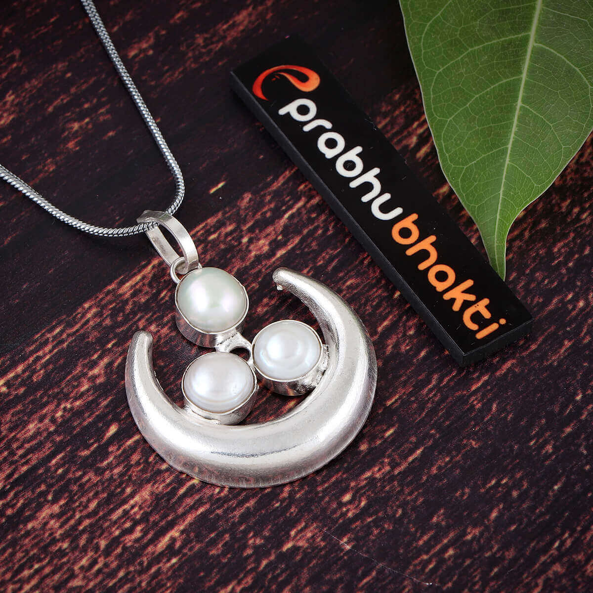 Chandramani Locket With Three Pearl Stone